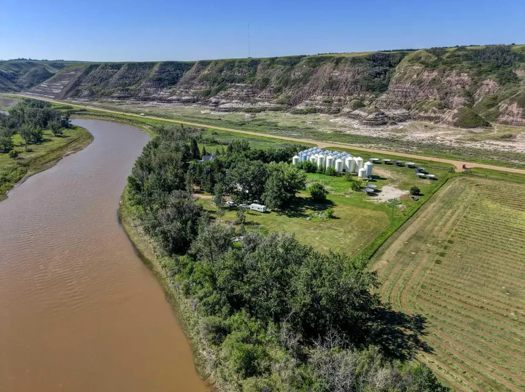 210026A Highway 575 Rural Kneehill County AB T0J 0Y0