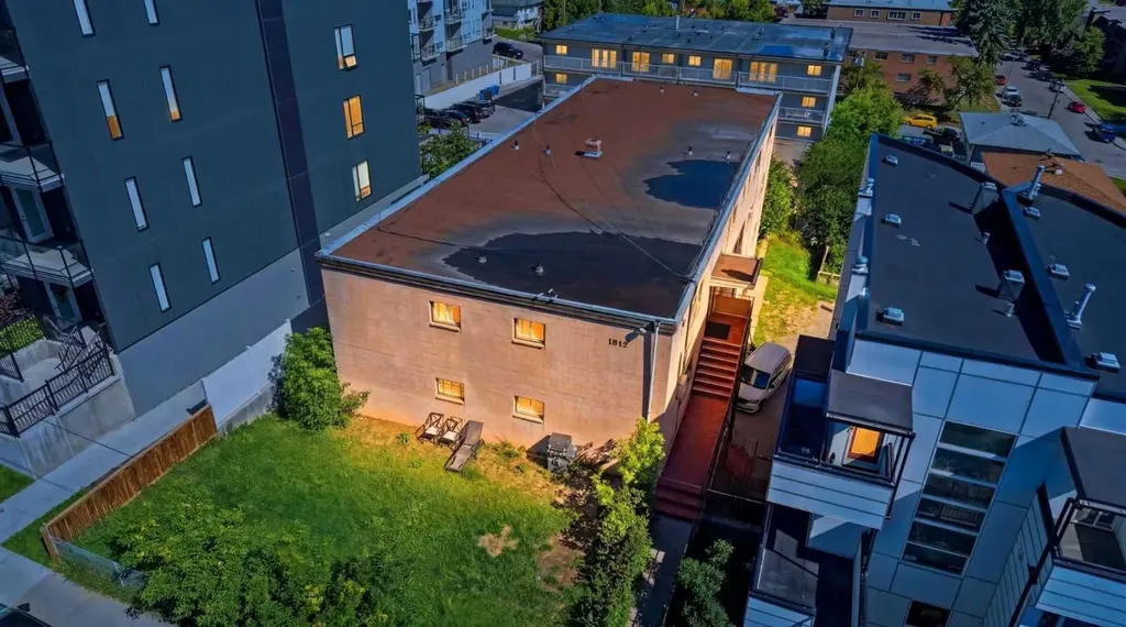 1812 26 Avenue SW Calgary AB T2T 1E1