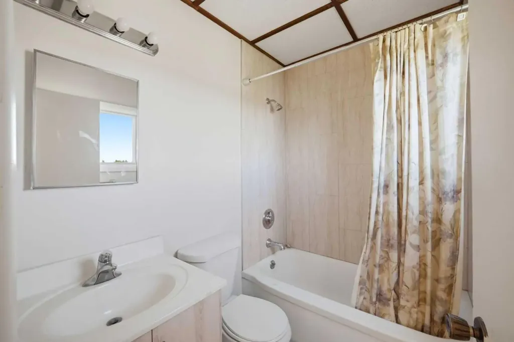 1812 26 Avenue SW Calgary AB T2T 1E1