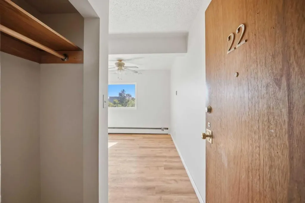 1812 26 Avenue SW Calgary AB T2T 1E1