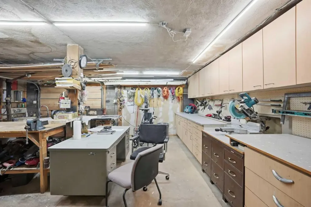 1812 26 Avenue SW Calgary AB T2T 1E1