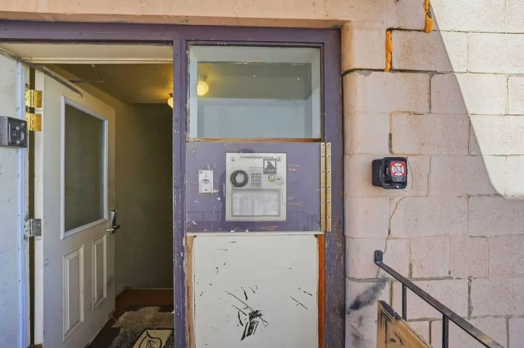 1812 26 Avenue SW Calgary AB T2T 1E1