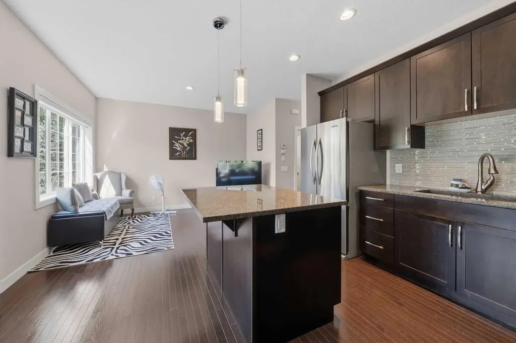 464 Quarry Villas SE Calgary AB T2C 5K1