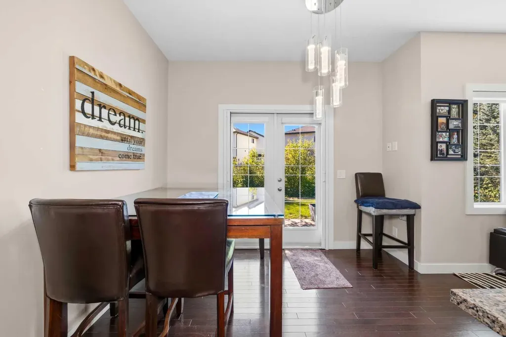 464 Quarry Villas SE Calgary AB T2C 5K1