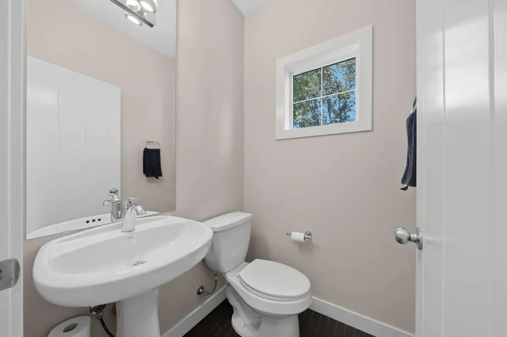 464 Quarry Villas SE Calgary AB T2C 5K1