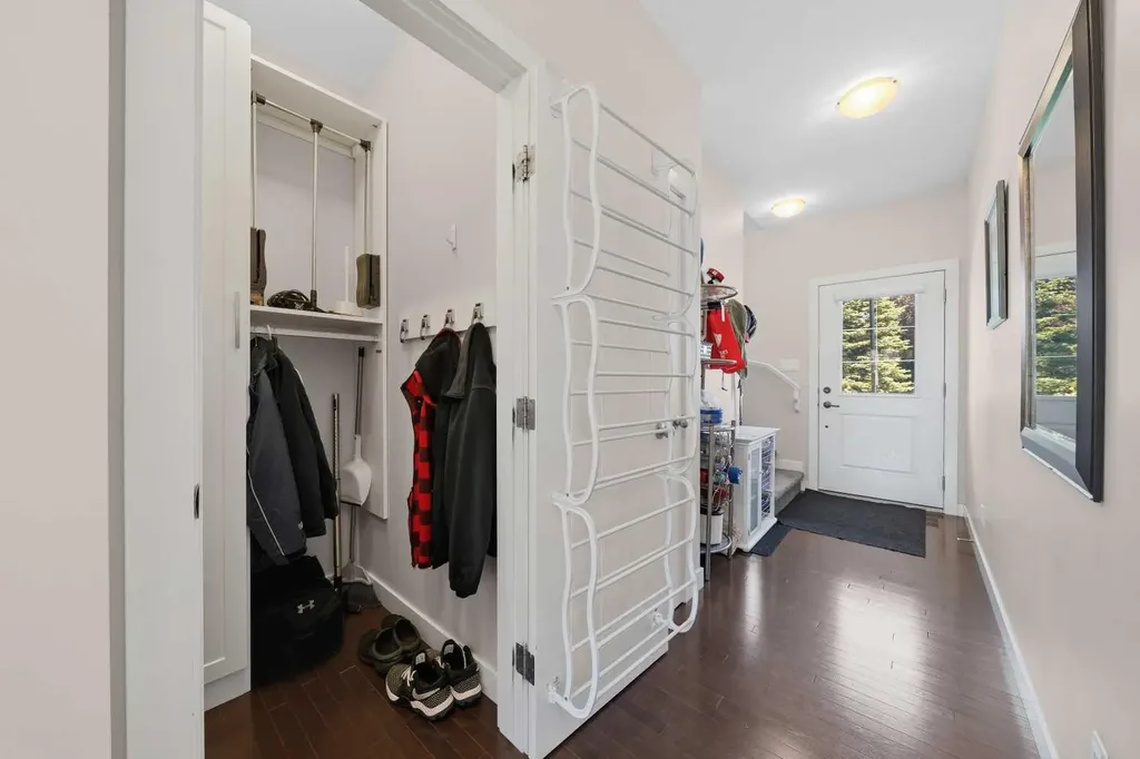 464 Quarry Villas SE Calgary AB T2C 5K1