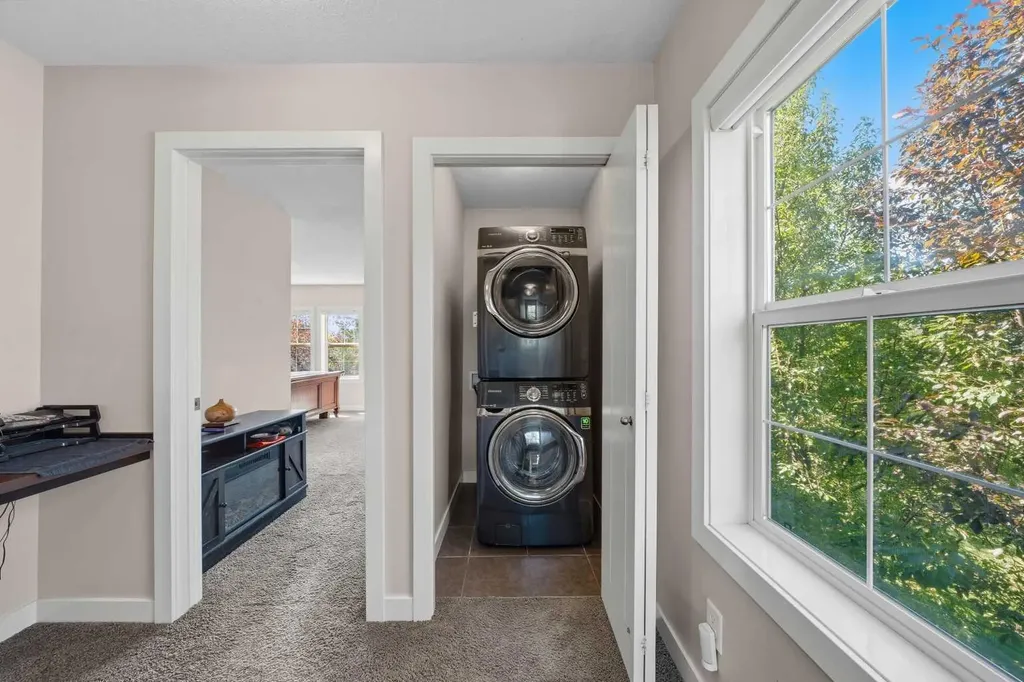 464 Quarry Villas SE Calgary AB T2C 5K1