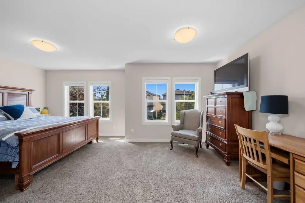 464 Quarry Villas SE Calgary AB T2C 5K1