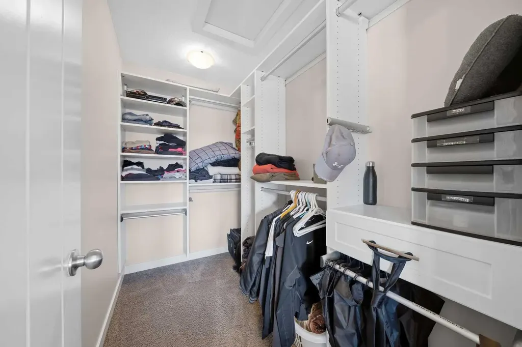 464 Quarry Villas SE Calgary AB T2C 5K1