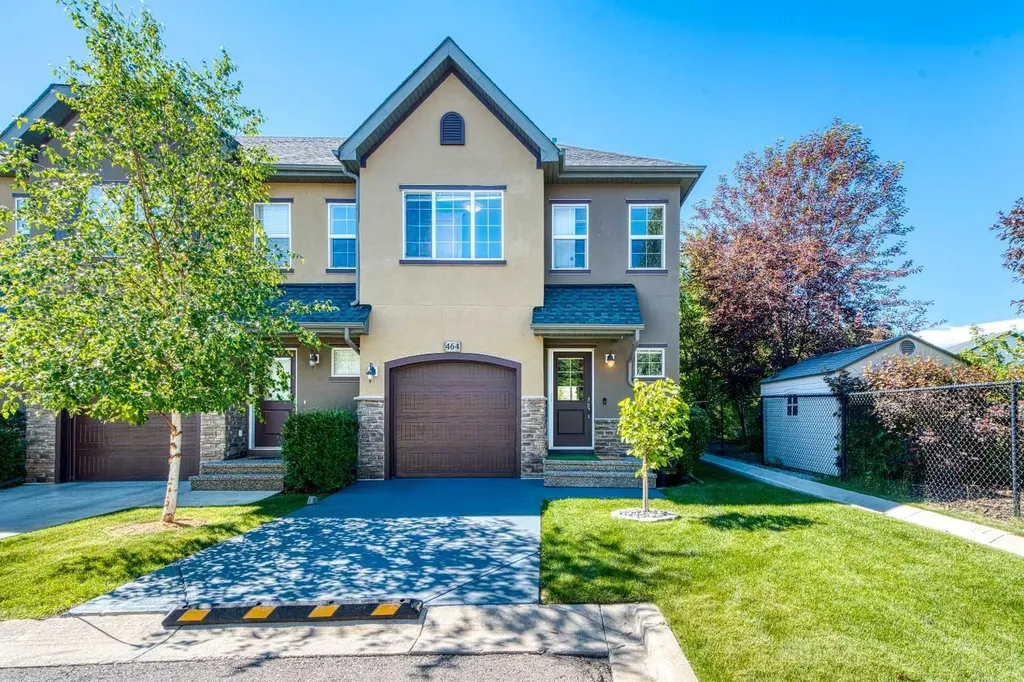 464 Quarry Villas SE Calgary AB T2C 5K1