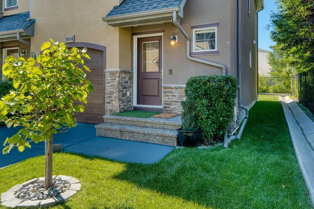 464 Quarry Villas SE Calgary AB T2C 5K1