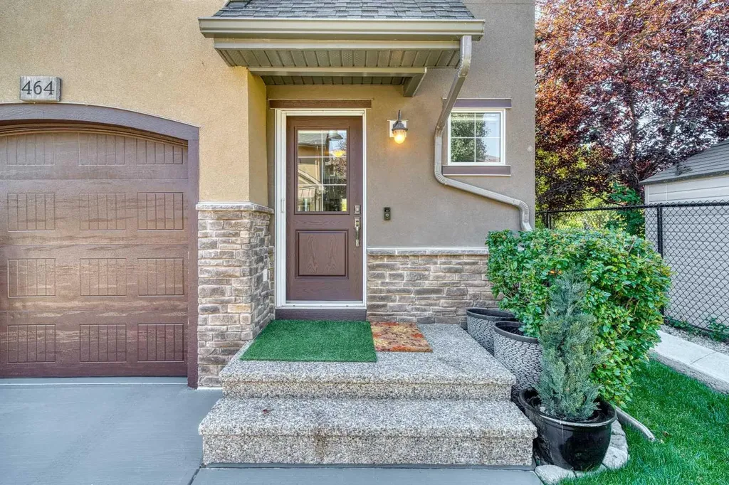 464 Quarry Villas SE Calgary AB T2C 5K1