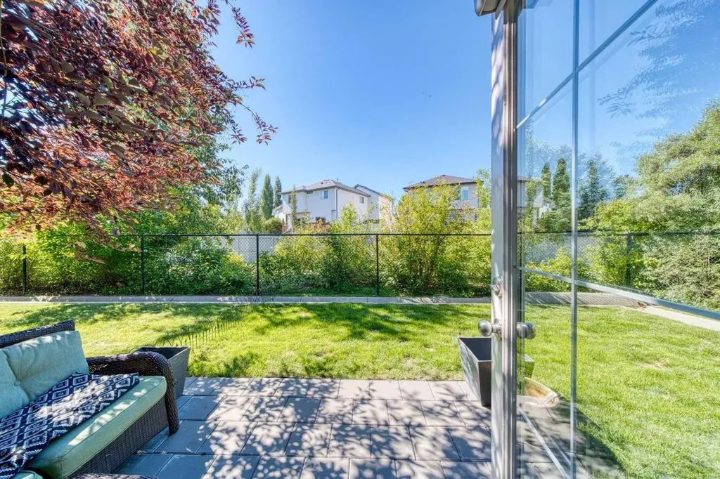 464 Quarry Villas SE Calgary AB T2C 5K1