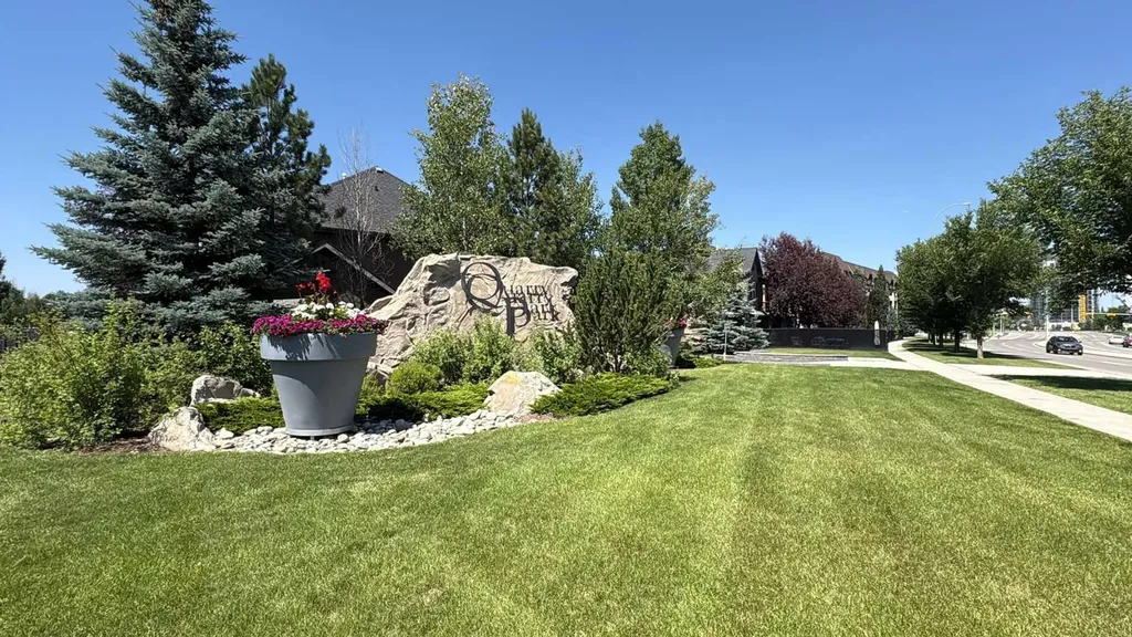 464 Quarry Villas SE Calgary AB T2C 5K1