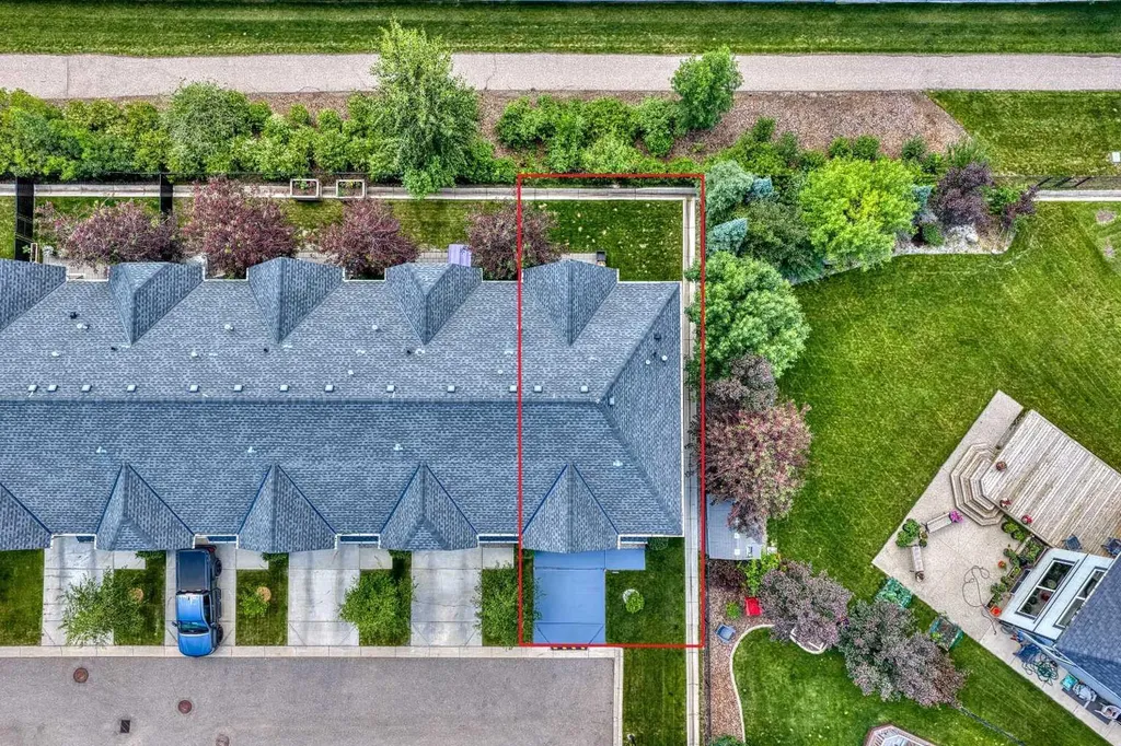 464 Quarry Villas SE Calgary AB T2C 5K1