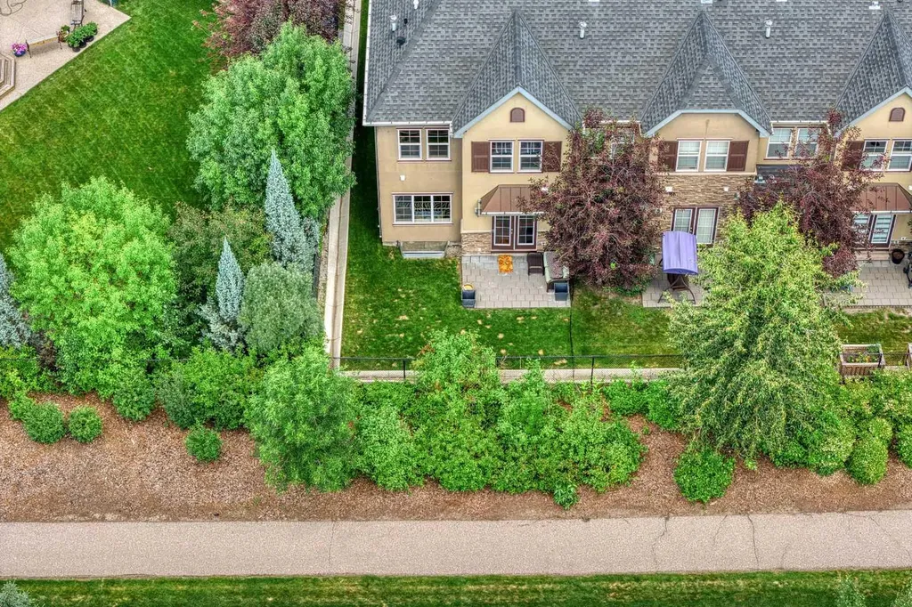 464 Quarry Villas SE Calgary AB T2C 5K1