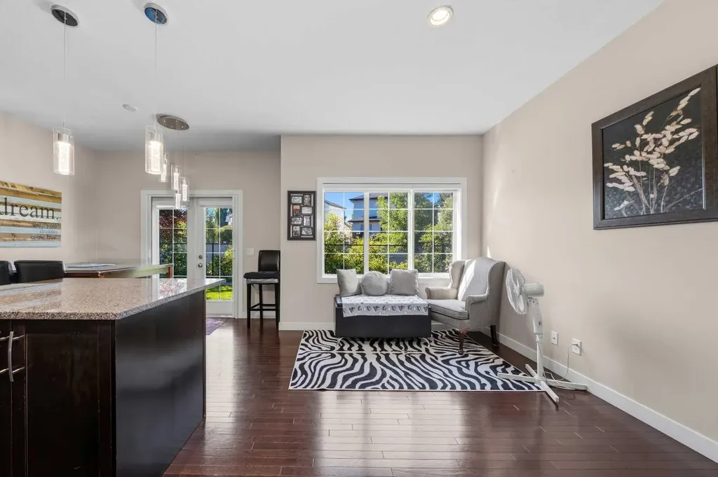 464 Quarry Villas SE Calgary AB T2C 5K1