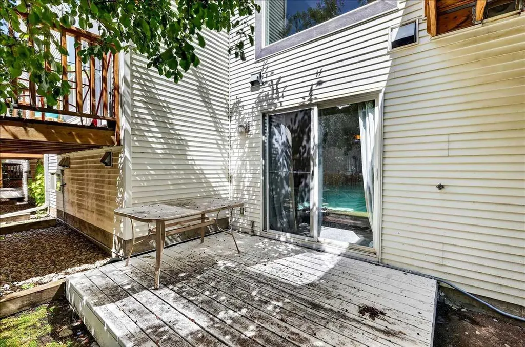 137 Bridlewood Lane SW Calgary AB T2Y 3X8