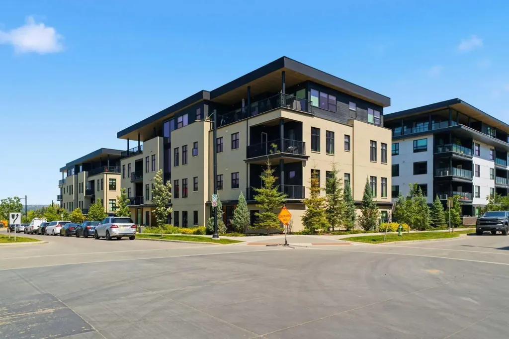 275 Lebel Crescent NW Calgary AB T3B 6L5