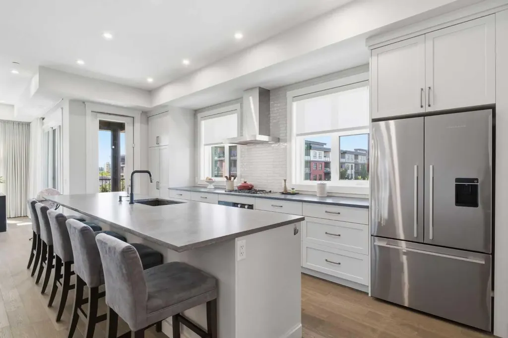 275 Lebel Crescent NW Calgary AB T3B 6L5