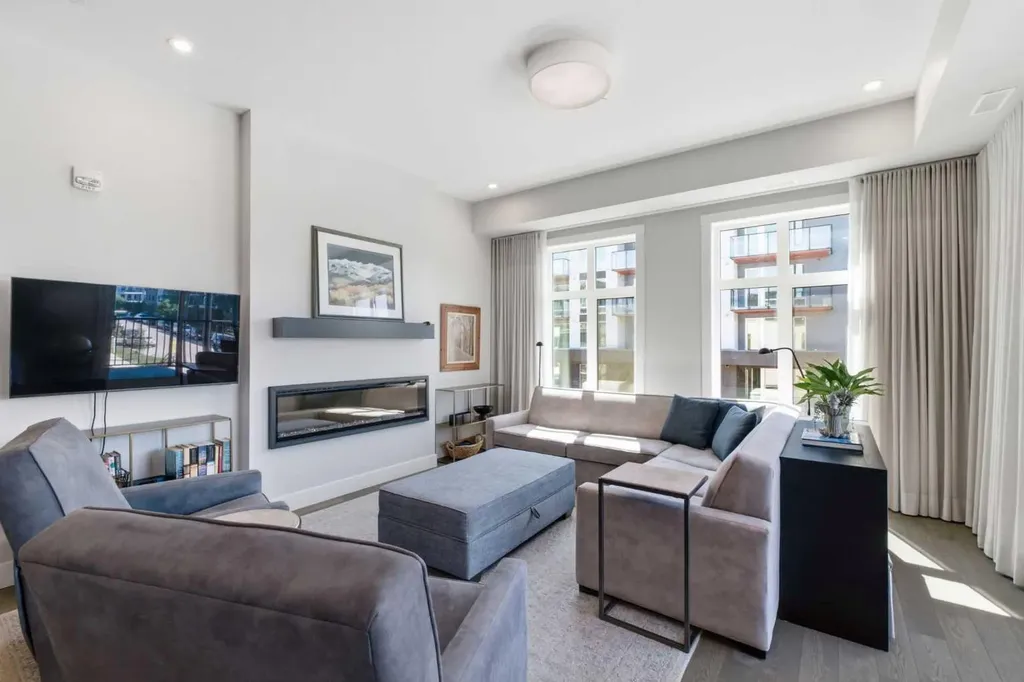 275 Lebel Crescent NW Calgary AB T3B 6L5