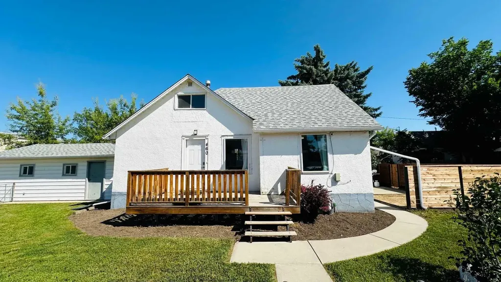 460 3 Avenue West Drumheller AB T0J 0Y2
