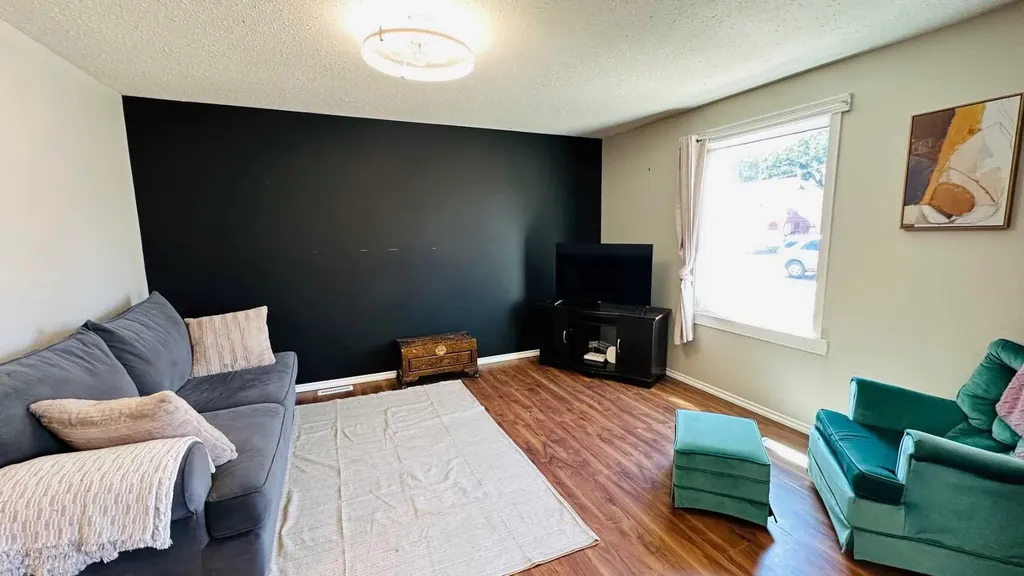 460 3 Avenue West Drumheller AB T0J 0Y2
