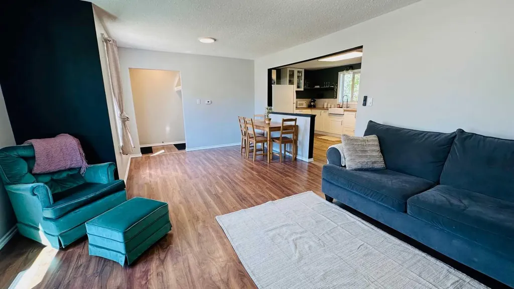 460 3 Avenue West Drumheller AB T0J 0Y2