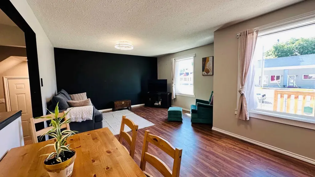 460 3 Avenue West Drumheller AB T0J 0Y2