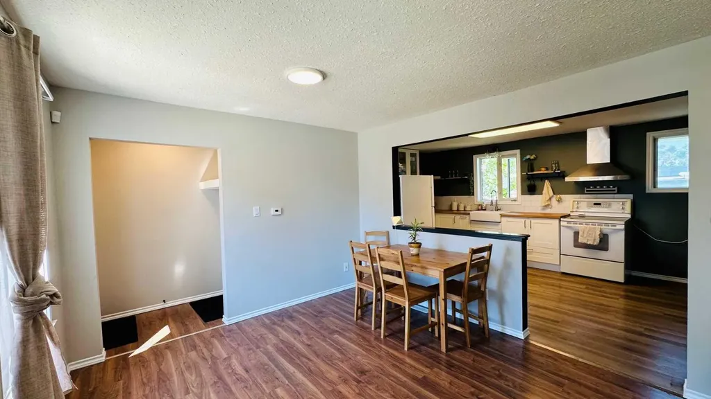 460 3 Avenue West Drumheller AB T0J 0Y2