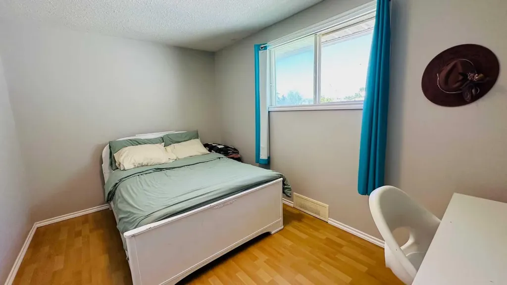 460 3 Avenue West Drumheller AB T0J 0Y2