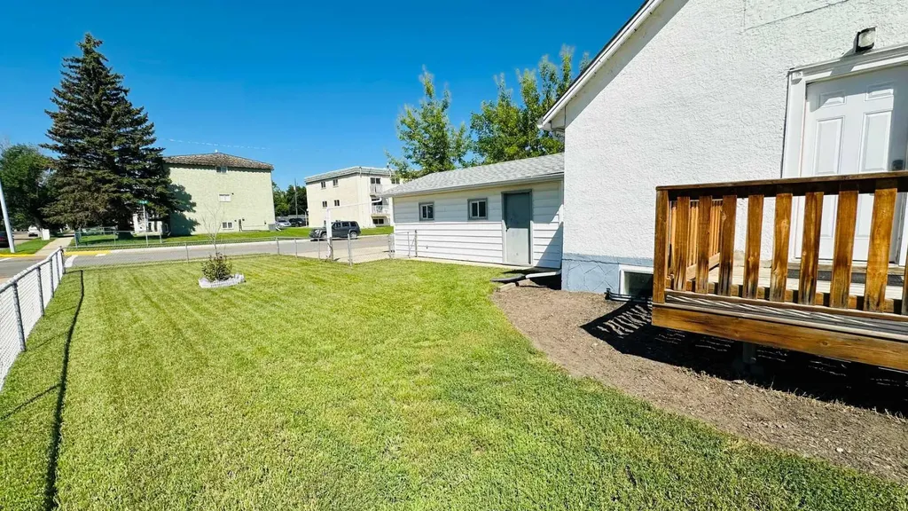 460 3 Avenue West Drumheller AB T0J 0Y2