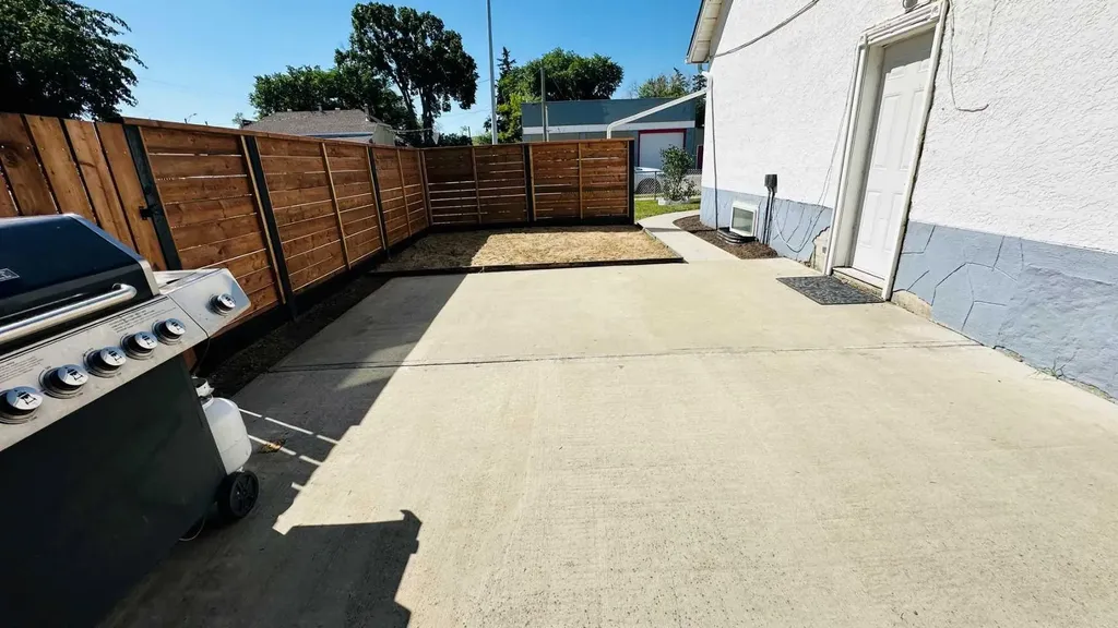 460 3 Avenue West Drumheller AB T0J 0Y2