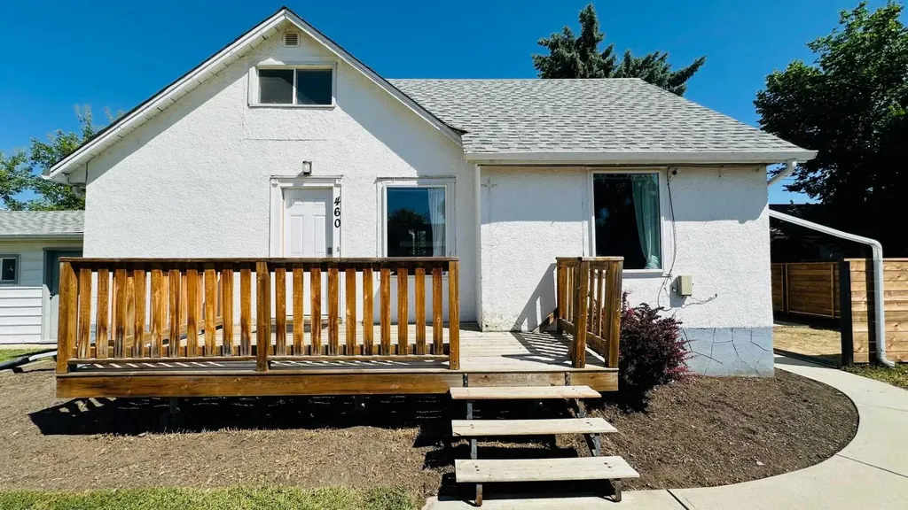 460 3 Avenue West Drumheller AB T0J 0Y2