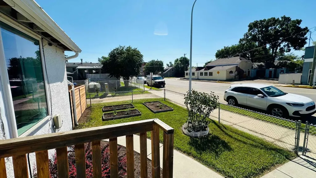 460 3 Avenue West Drumheller AB T0J 0Y2