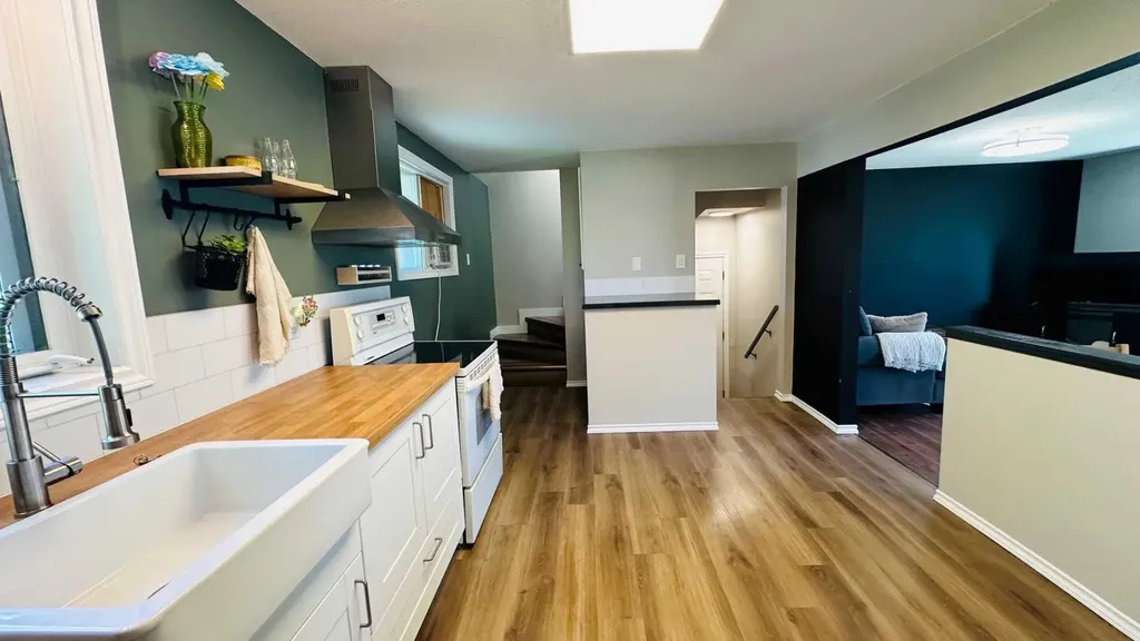 460 3 Avenue West Drumheller AB T0J 0Y2