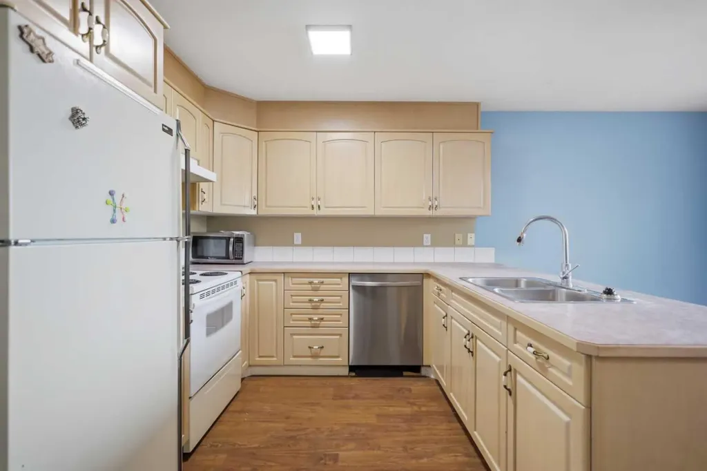 4808 Landsdown Avenue Blackfalds AB T0M 0J0