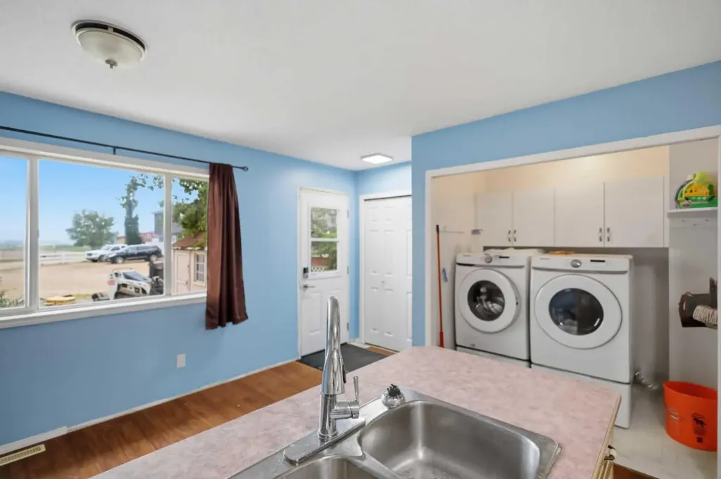 4808 Landsdown Avenue Blackfalds AB T0M 0J0