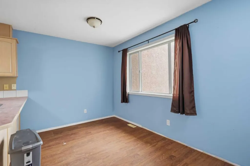4808 Landsdown Avenue Blackfalds AB T0M 0J0