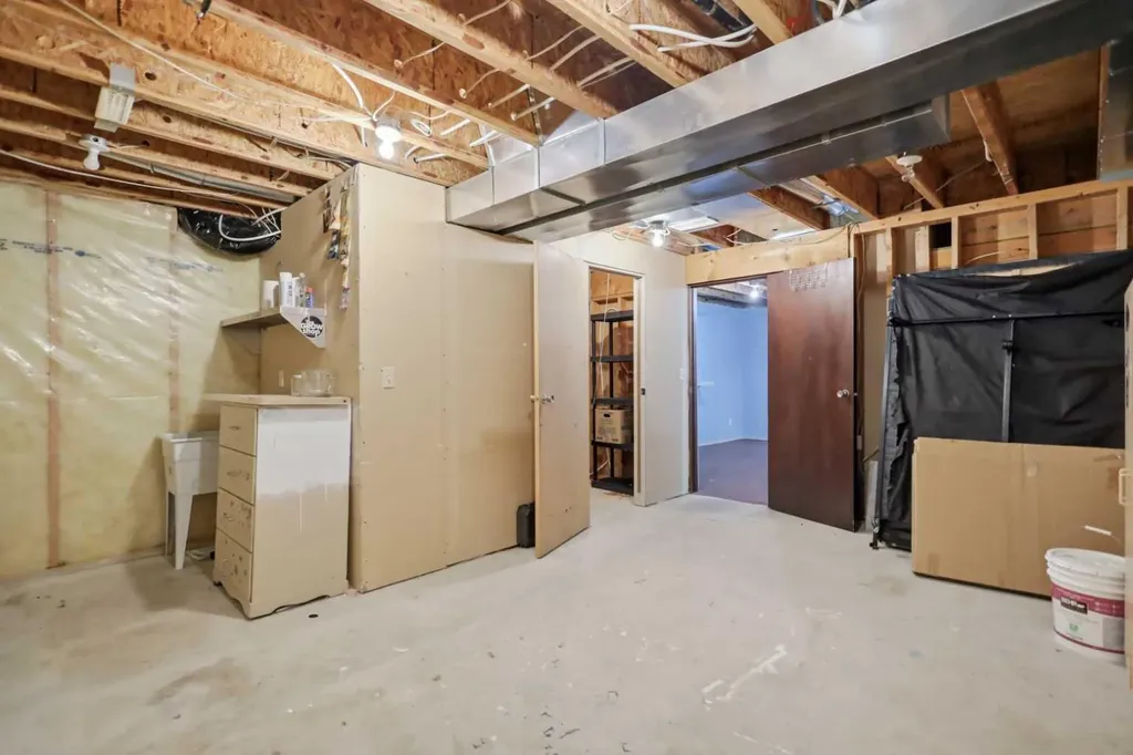 4808 Landsdown Avenue Blackfalds AB T0M 0J0