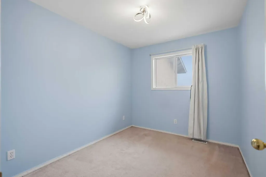 4808 Landsdown Avenue Blackfalds AB T0M 0J0