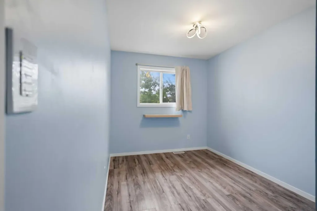 4808 Landsdown Avenue Blackfalds AB T0M 0J0
