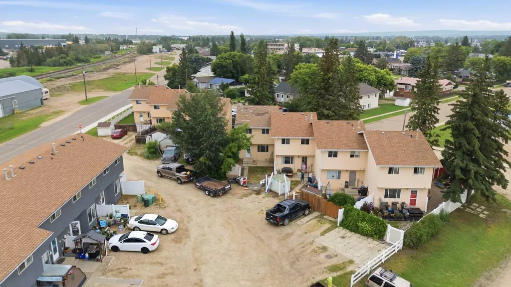 4808 Landsdown Avenue Blackfalds AB T0M 0J0