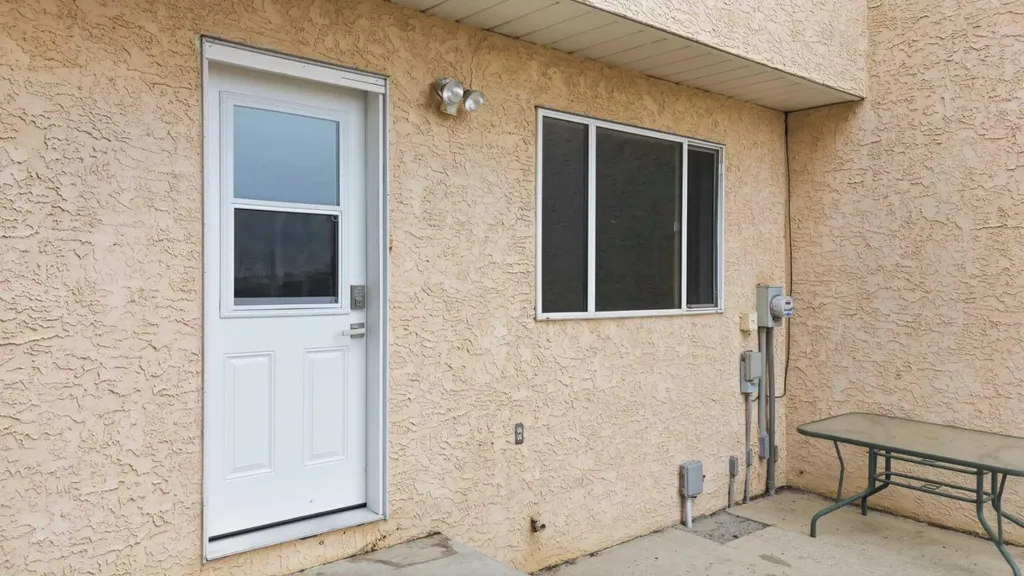 4808 Landsdown Avenue Blackfalds AB T0M 0J0