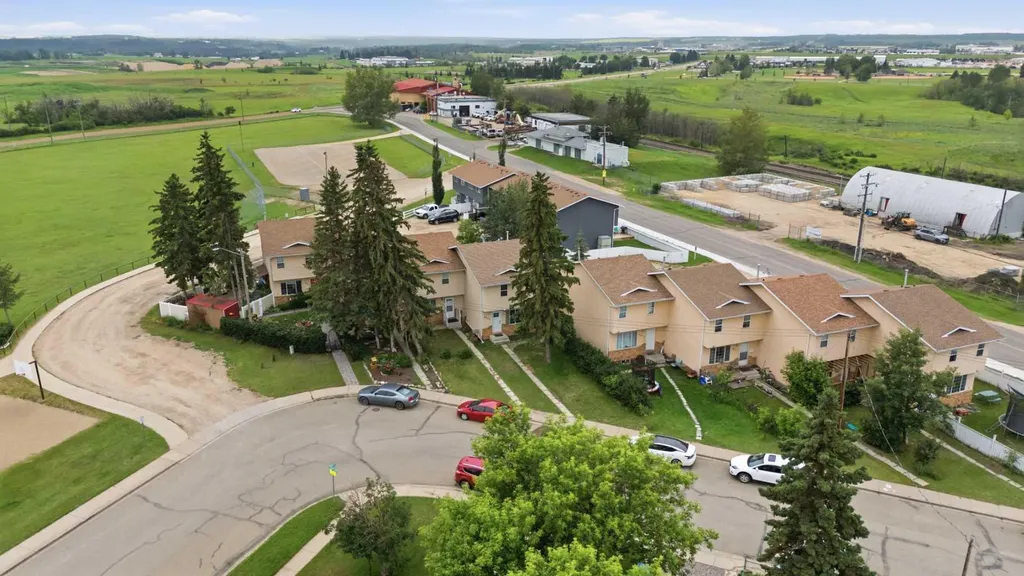 4808 Landsdown Avenue Blackfalds AB T0M 0J0