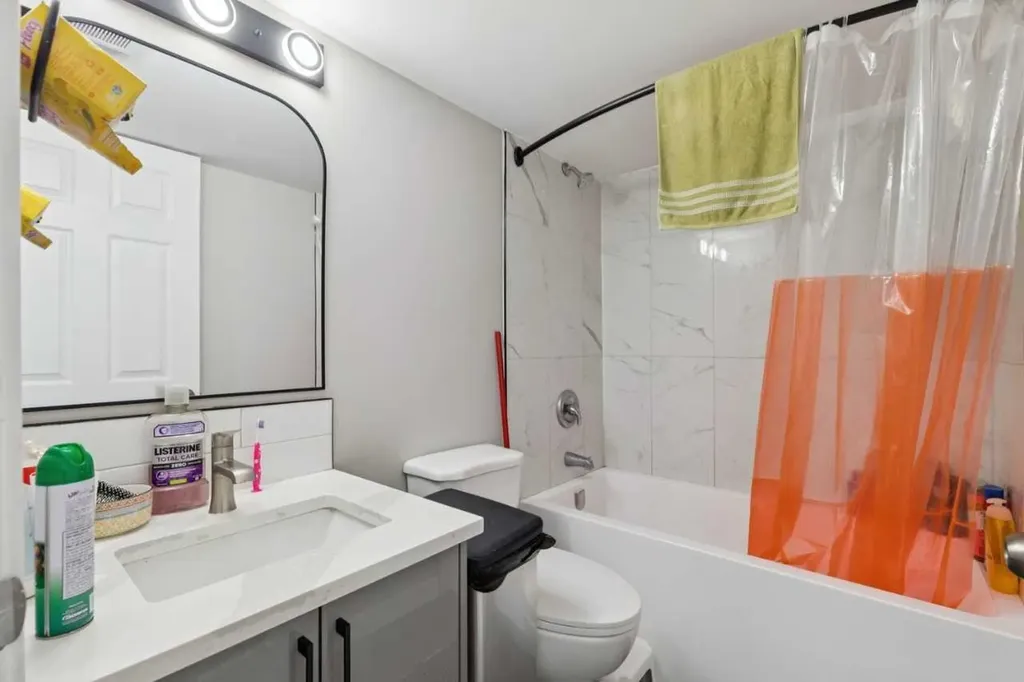 6717 - 6719 Huntsbay Road NW Calgary AB T2K4R2
