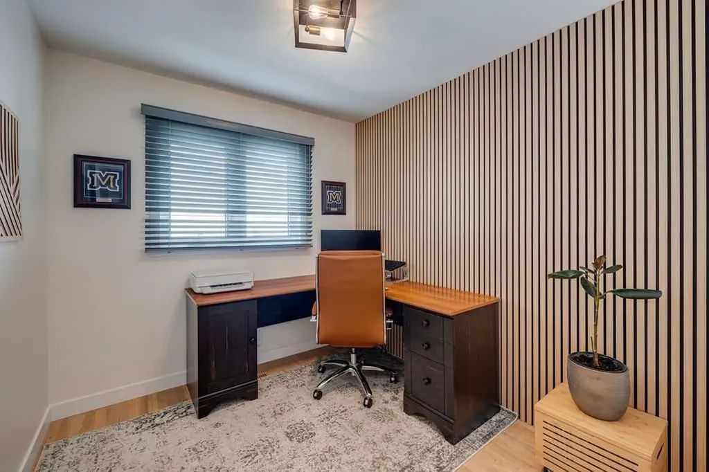 23 Woodgrove Crescent SW Calgary AB t2w3y9