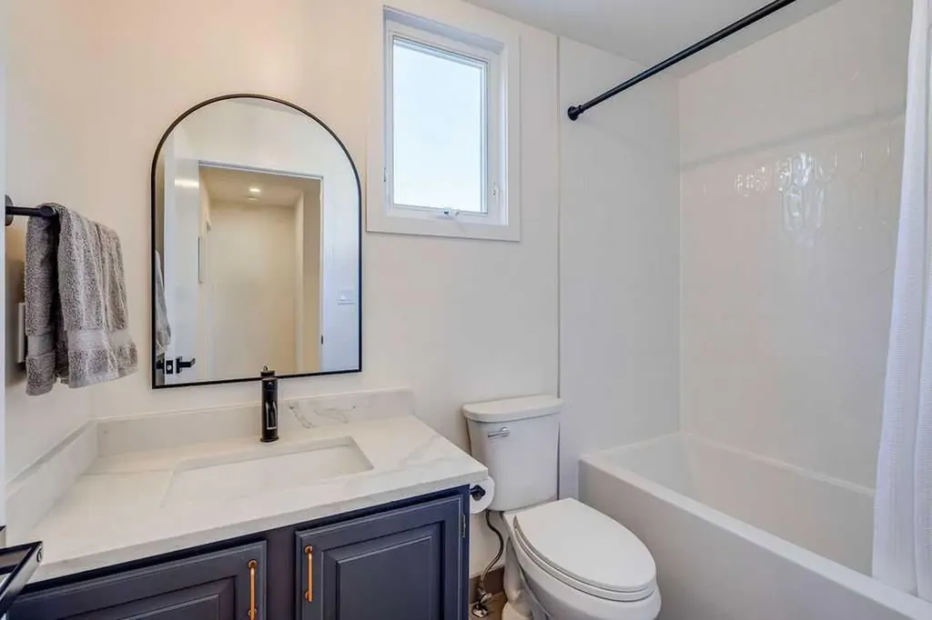 23 Woodgrove Crescent SW Calgary AB t2w3y9