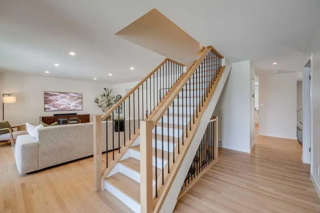23 Woodgrove Crescent SW Calgary AB t2w3y9