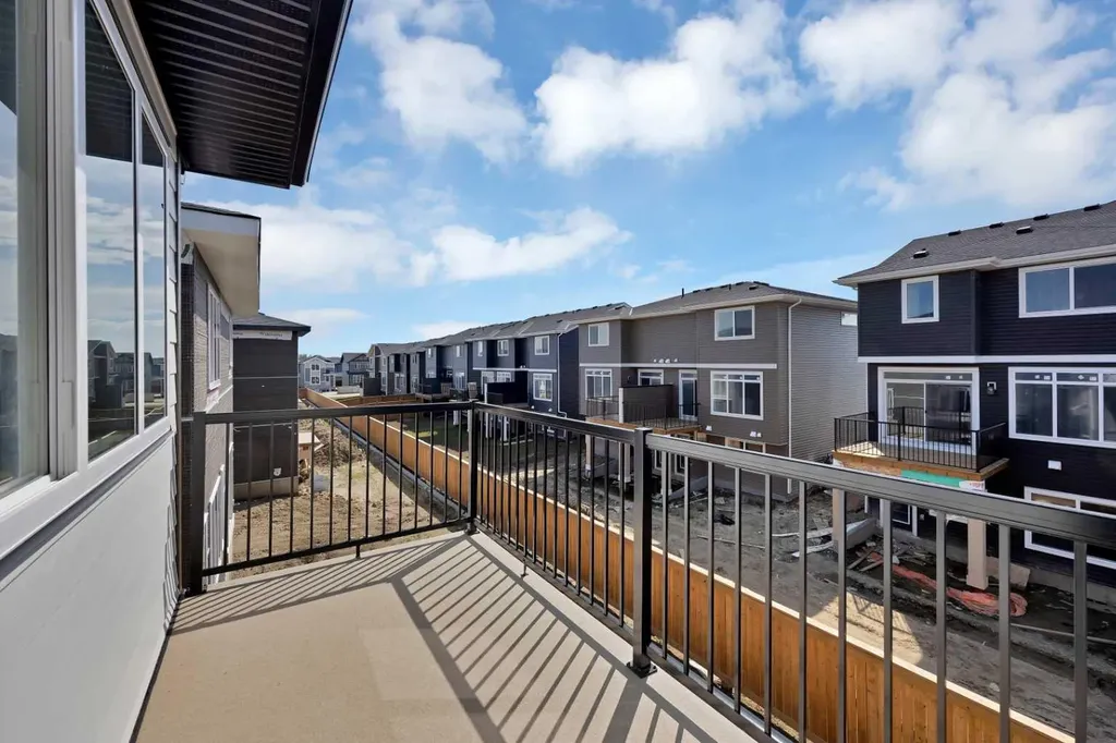 530 Waterford Rise Chestermere AB T1X 3B5